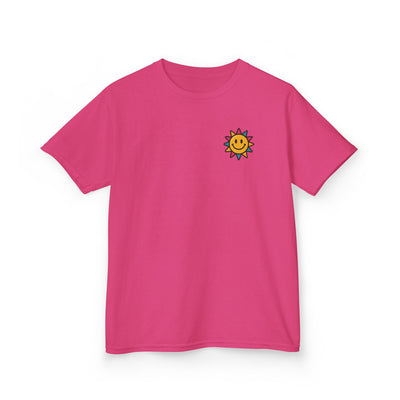 Bright pink kids t-shirt featuring a cheerful sun graphic for motivation and positivity.